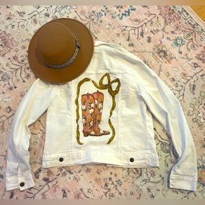 🎀Hand Painted White Denim Jacket with Floral Boot Design